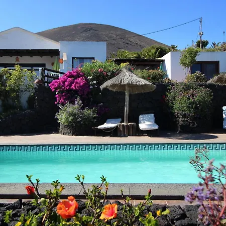 Roco 1 - Grosser Pool, Sauna, Wundervoller Meerblick, Pure Entspannung Vakantiehuis