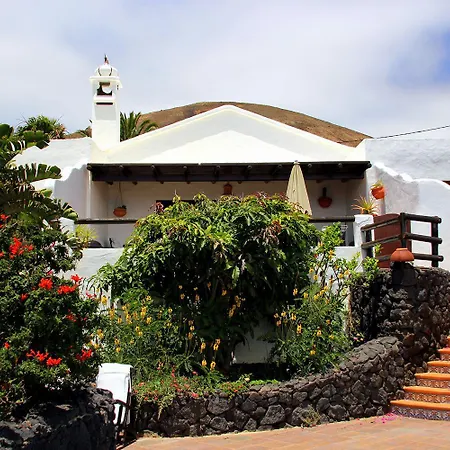 Vakantiehuis Roco 1 - Grosser Pool, Sauna, Wundervoller Meerblick, Pure Entspannung *